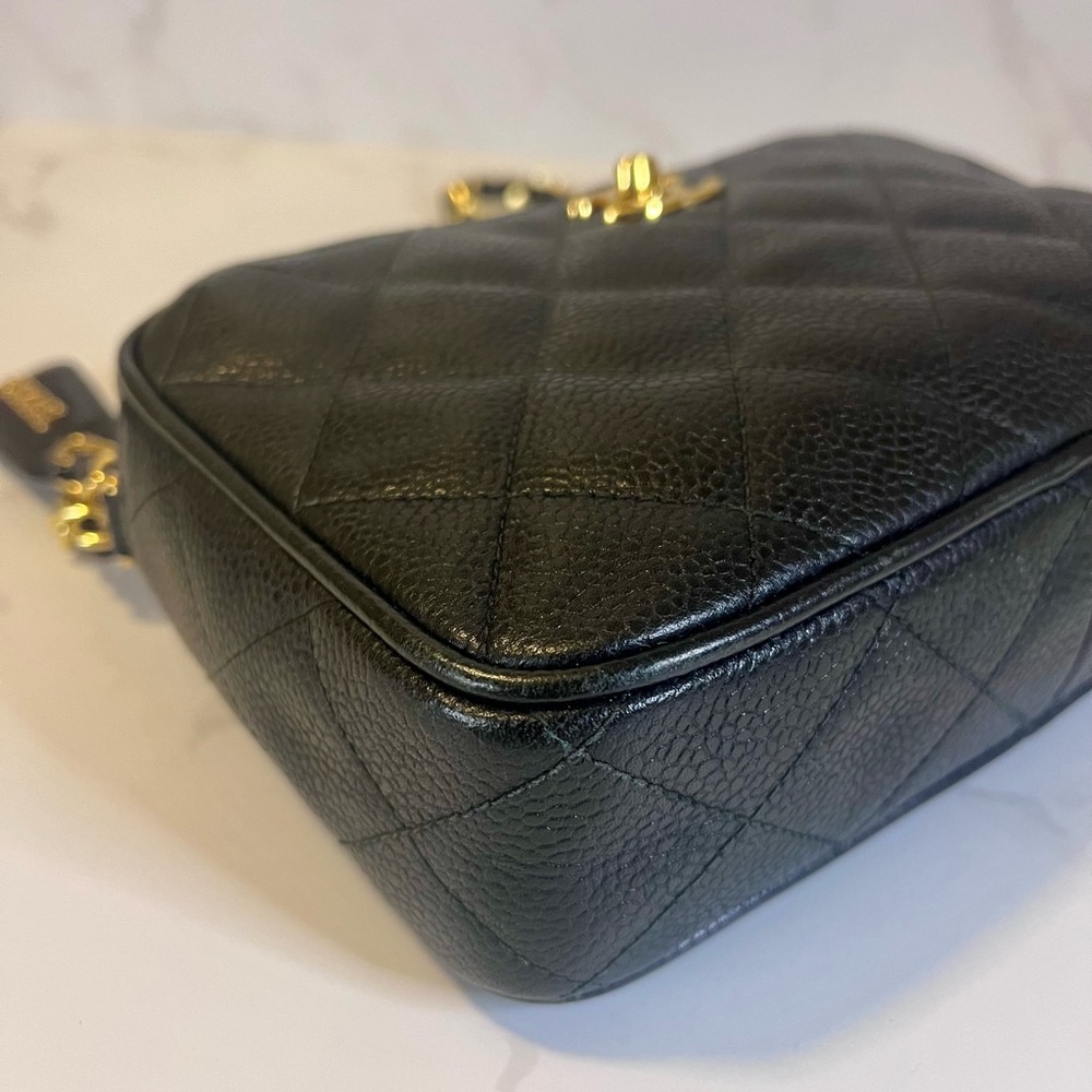 SOLD Vintage Small Chanel Black Caviar Camera Bag - Picture 3 of 16